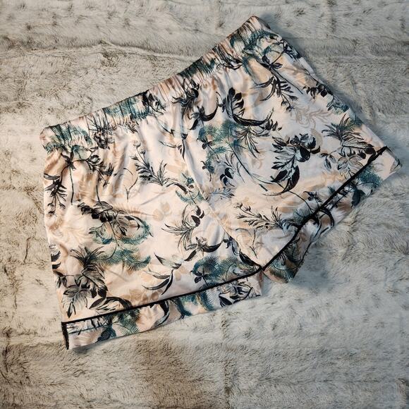 Victoria's Secret Pink Palm Satin Sleep Shorts size XS - Picture 3 of 3